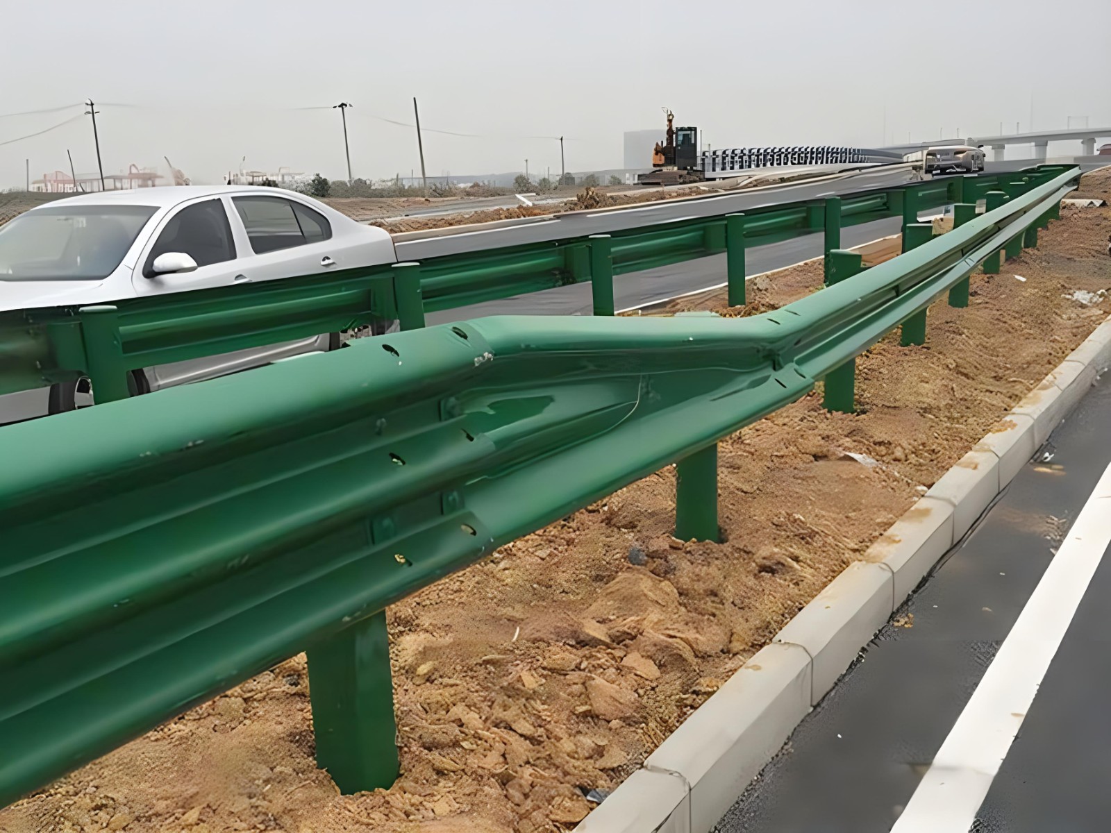长沙高速波形护栏板日常维护方案确保道路安全新举措